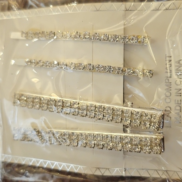 Silver Rhinestone Hair Clips 4 Sets - Picture 2 of 3